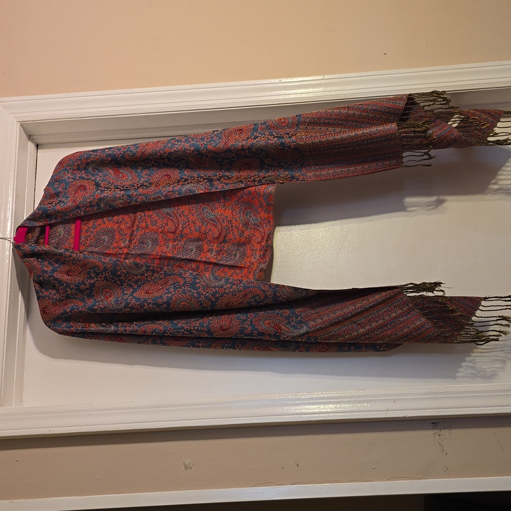 CASHMERE Vibrant 90% Cashmere, 10% Silk Paisley Shawl with Fringe. Preowned